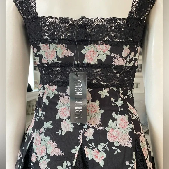 DollsKill | NWT’s Current Mood Y2K Boho floral lace fairy mini dress - Picture 5 of 10